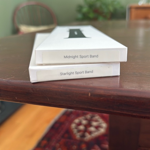 2 APPLE watch bands - Picture 9 of 10